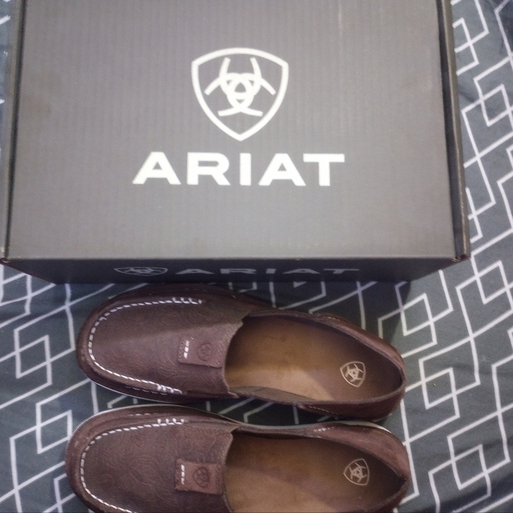 Ariat cruiser flats